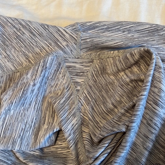 Lululemon Wunder Under Leggings - Picture 10 of 12